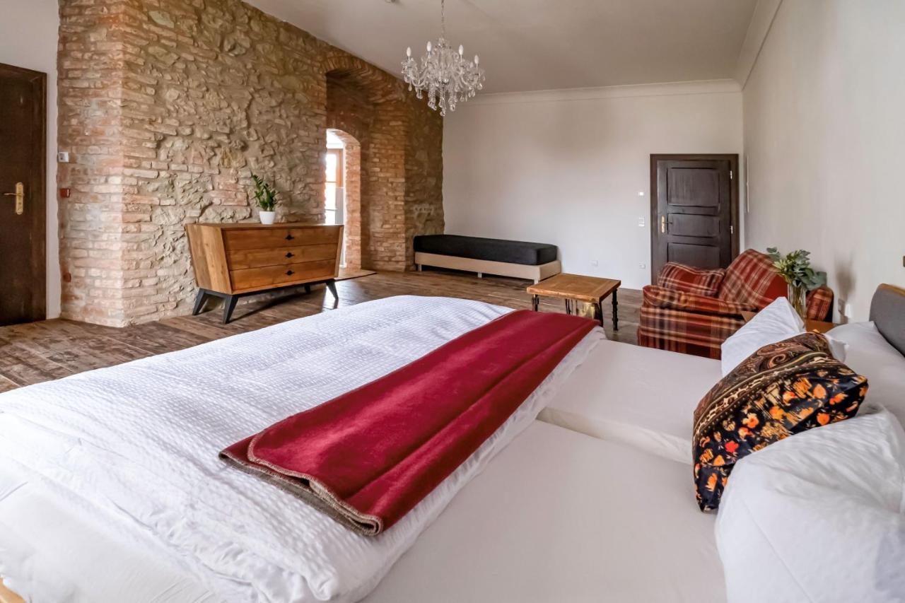 Knize Ferdinand Apartments Mikulov Dış mekan fotoğraf